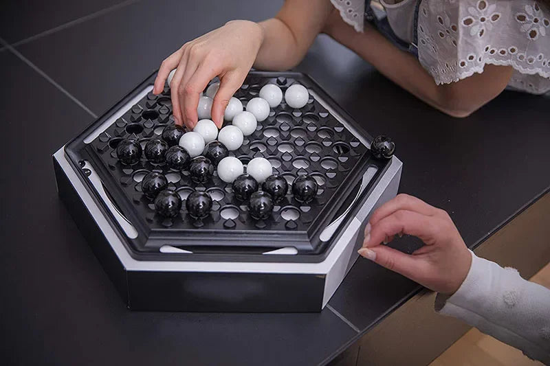 Portable Push-Marble Family Board Game — Strategy for Kids (6+)